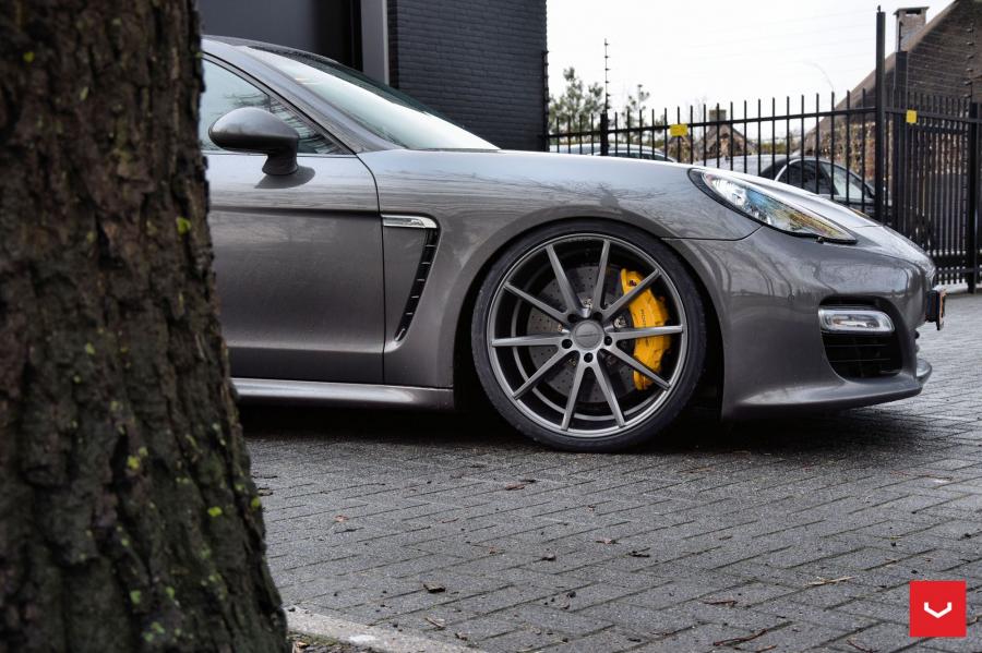  Porsche Panamera on Vossen Wheels (VFS1) 2017 года  (фото 11 из 11)
